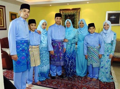 Senarai penuh menteri & timbalan menteri kabinet malaysia 2020 (baru). Gambar Family Potret Menteri Besar Selangor; Azmin Ali ...