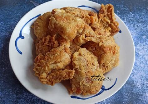 Cara bikin tepung ayam goreng crispy mirip ayam goreng kentucky ! Resep Kulit Ayam Krispi oleh Titisari Lesanpura - Cookpad