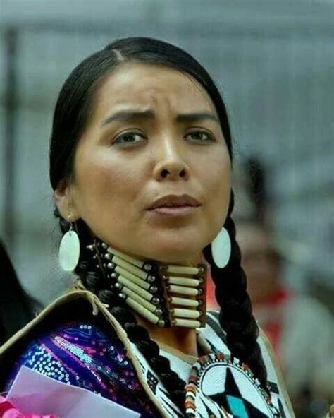 Pin By Deriviere On Les Indiens Du Monde Native American Girls