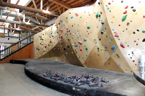 Brooklyn Boulders Brings Indoor Rock Climbing To West Loop West Loop