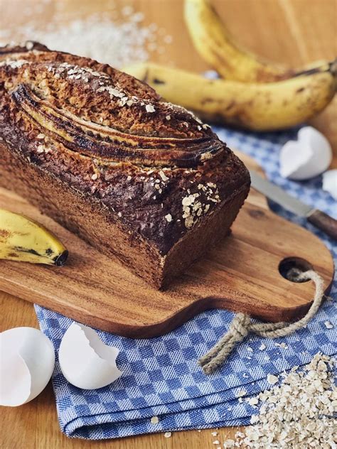 Jetzt ausprobieren mit ♥ chefkoch.de ♥. Saftiges Bananenbrot mit Haferflocken und Nüssen | Bananen ...
