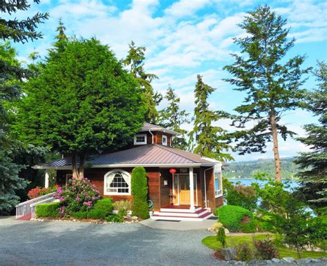 Best sunsets on the west side! Harbor Hideaway Waterfront Vacation Home Has DVD Player ...