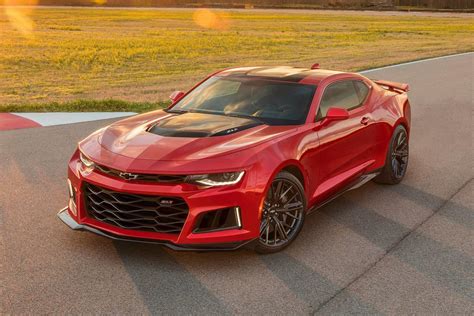 2018 Chevrolet Camaro Zl1 Coupe Review Trims Specs And Price Carbuzz