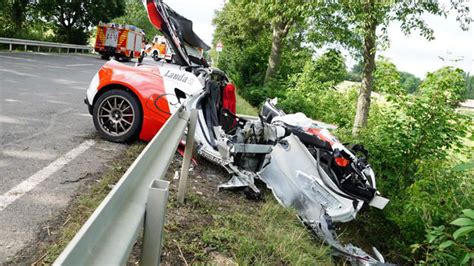Beifahrer 32 Stirbt Bei Unfall Mit Lauda Renn Alfa