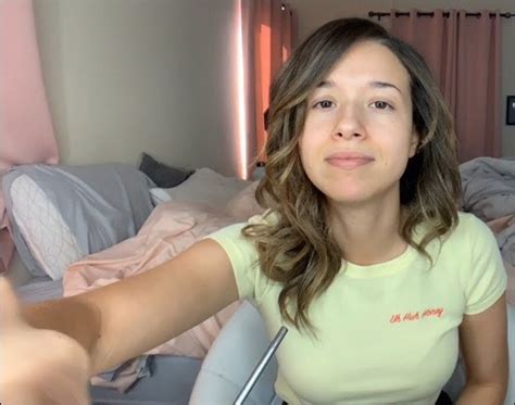 Streamer Pokimane No Makeup Latest Pictures What Is Her Natural Look