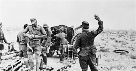 Tobruk 1941 1942 German Artillery In Action During The Siege Of