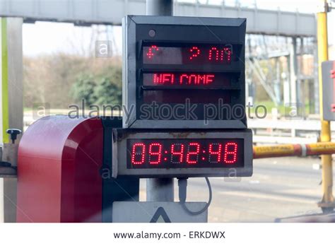 The dartford crossing links the m25 across the river thames and carries about 150,000 vehicles a day. Download this stock image: Dartford Crossing toll payment sign - ERKDWX from Alamy's library of ...