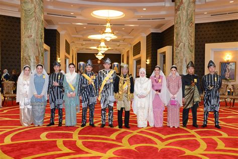 Kerabat Diraja Pahang Di Majlis Bacaan Yasin Tahlil Dan Kurniaan My