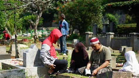 Doa Ziarah Kubur Singkat Lengkap Dan Pendek Untuk Umum