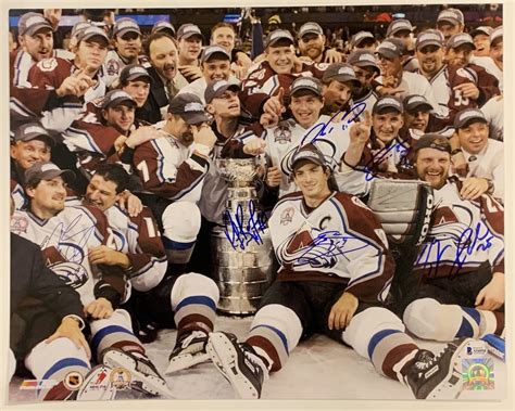 Colorado Avalanche Multi Signed 2001 Stanley Cup Champ Team Photograph
