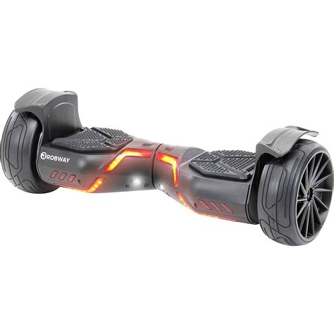Jugendlicher fährt auf kreisel im herbstpark. E-Balance Hoverboard Robway X2 8,5 Zoll Straßenreifen ...
