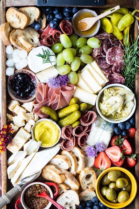How To Make an Easy Charcuterie Platter - Foodness Gracious