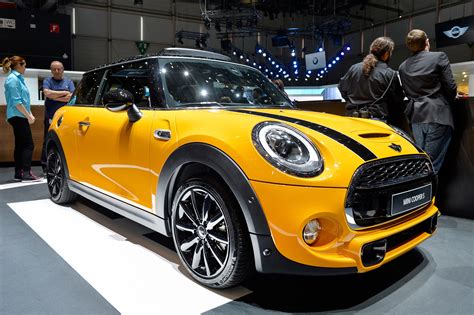 The 2014 mini cooper s hardtop starts at $24,385 including $795 for shipping and handling. Mini Cooper S Geneva 2014 - Picture 99402