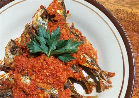 Silakan klik resep ikan nila goreng balado ala rumah makan padang untuk melihat artikel selengkapnya. Resep Ikan goreng balado oleh Oppie Andarista - Cookpad