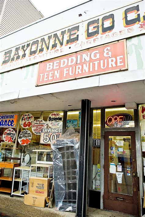 Best master furniture 5 pcs modern lacquer bedroom set, cal. Bayonne Furnitureland, the oldest independently owned ...