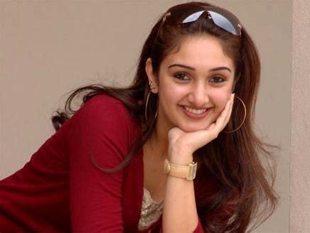 يُطل علينا الشهر الفضيل كل عام بالخير واليُمن والبركات، شهر رمضان الذي أنزل فيه القرآن، شهر العتق من النار، شهر الرحمة والمغفره، اعادة الله على الأمة العربية والإسلامية بالخير والبركات، ويسعدنا مشاركتكم الصفحة مع أصدقائكم وشبكات التواصل الاجتماعي الخاصة. ممثلة هندية تنتشر صورها عبر الإنترنت باسم بلقيس علي عبد ...