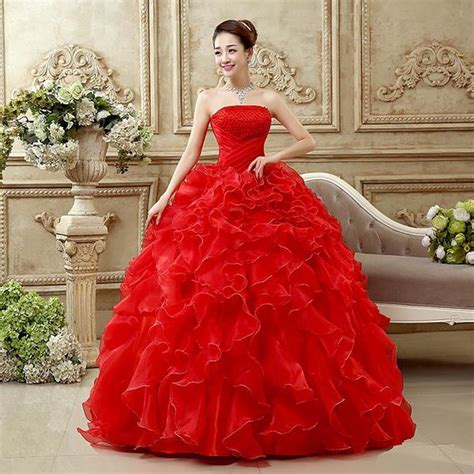 Contoh pabrik gaun pengantin renda lengan pendek terbaru. 15 Contoh Gaun Pengantin Modern Warna Merah Terupdate ...