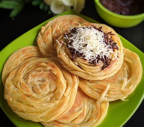 Kalau ingin terlihat cantik dan tidak pucat,beri olesan kuning telur diatas roti. Resep Roti Maryam Lembut, Empuk Berserat dan Anti Gagal | Resep di 2020 | Resep roti, Resep, Roti