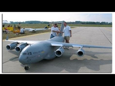 Largest Rc Airplane In The World Boeing C 17 Gamengadgets