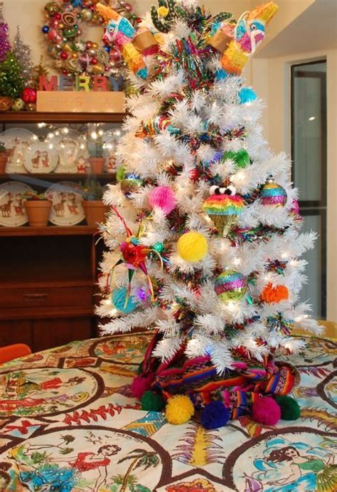 13 Ways To Leave Your Christmas Tree Up All Year Long Holiday Tree