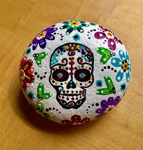 Pin By Sandra Karlson On Halloween Rocks Skull Crafts Sugar Skull