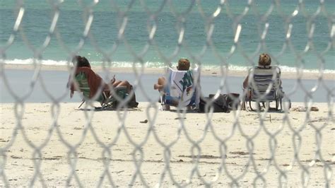 Siesta Key Resident Builds Fence To Keep People Off Private Beaches Not