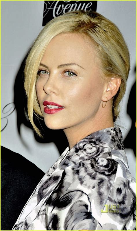 Photo Charlize Theron Fashion Night Out Dior 04 Photo 2202152 Just