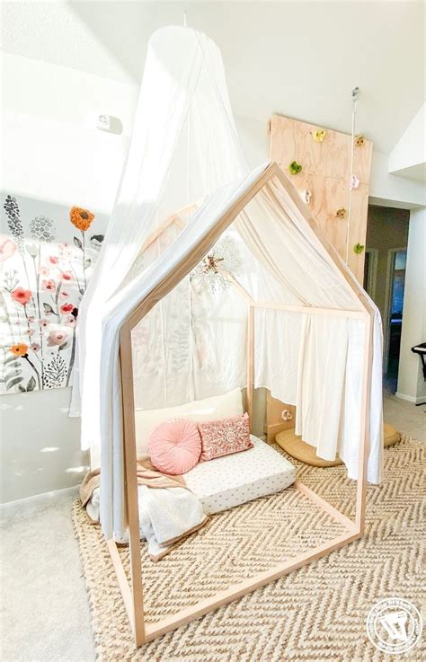 Diy Canopy Reading Nook Kids Reading Nook Inspiration Purewow The