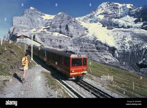 Zug Zum Jungfraujoch Mit Eiger Und Mönch Berge Grindelwald Berner