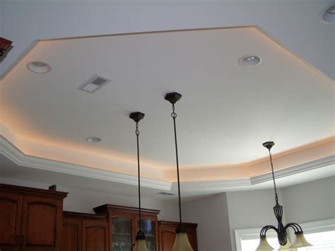 Charming design for a gypsum tray ceiling, this gypsum tray ceiling have a drop gypsum layer under the main ceiling, this layer makes a tray and hidden lighting. 20 Elegant Modern Tray Ceiling Bedroom Designs