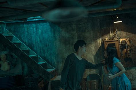 As monarch embarks on a perilous mission. Top những bộ phim chiếu rạp hay nhất cuối năm 2020 ...