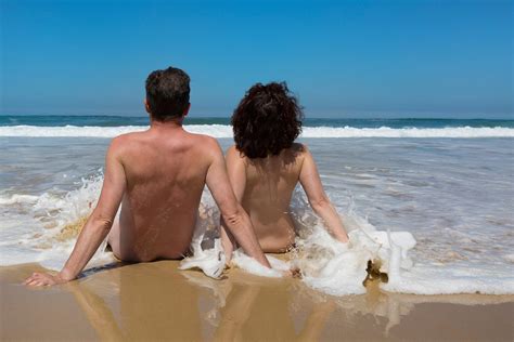 What You Need To Know Before Visiting A Nude Beach