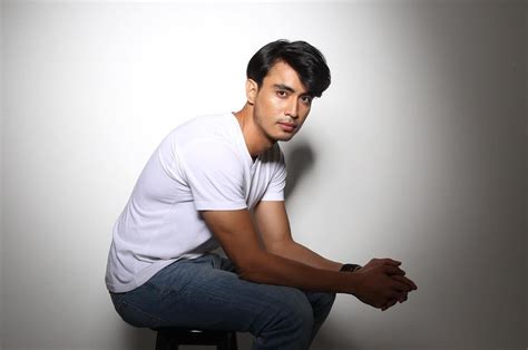 He rose to fame in malaysian entertainment showbiz when he became a contestant of the tv3's reality television series, mentor season 5 and best known for his role in hit television series vanila coklat. Biodata Aiman Hakim Ridza, Pelakon Drama Aku Cinta Dia ...