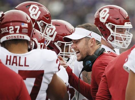 Ou Football Lincoln Riley Bob Stoops On Betting List For Next Dallas