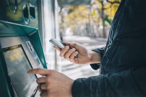 Walk up to the atm and. Over 100,000 ATMs Now Let You Buy Bitcoin With a Debit Card in the U.S. - InsideBitcoins.com