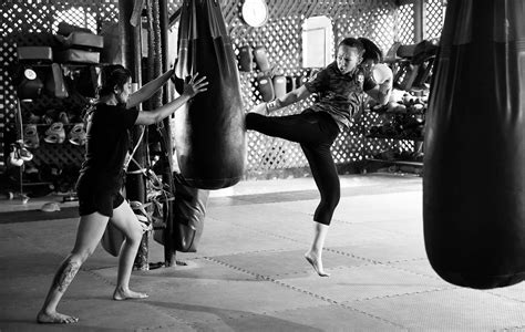 what it s like to train with thailand s women of muay thai discovery