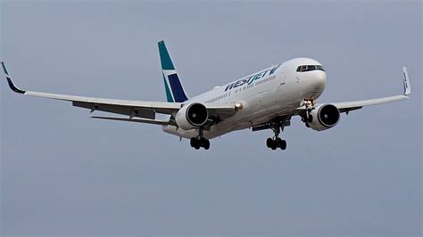 Westjet Boeing 767 300er Winter Arrival At Toronto Pearson C Fwad
