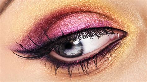 Glamorous Eye Makeup Ideas The WoW Style
