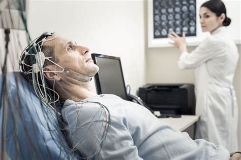 Resultados do eletroencefalograma em sono e vigília Doctor Robert Frontal Lobe Brain Scan