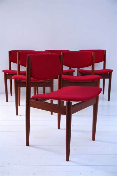 Plywood with oak effect veneer. Set of 6 Finn Juhl Dining Chairs for France and Sons ...