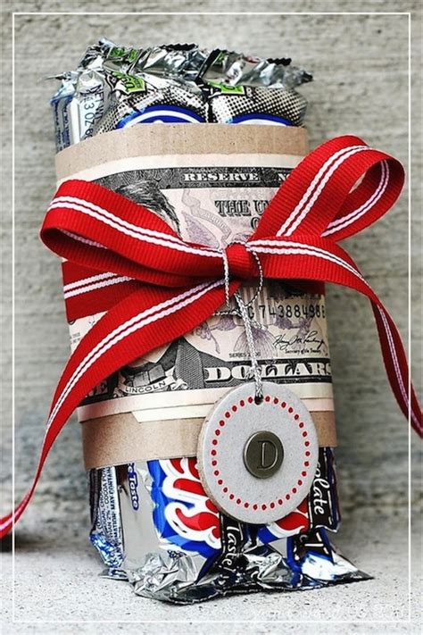 Both daughter and son can make a gift for mom or dad on their own. Cheap Last Minute Birthday Gifts for Him | BirthdayBuzz