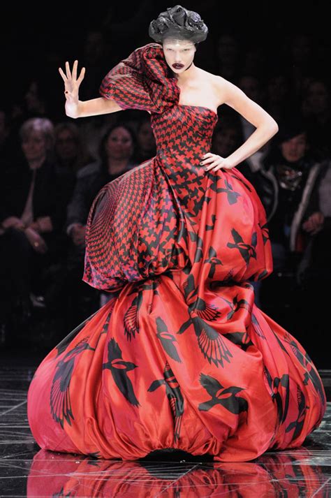 London's Latest Tribute to Alexander McQueen Takes the Stage | FIB