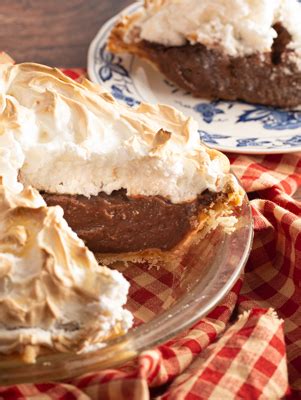 Spread cherry mixture into prepared crust, and freeze until firm before serving, about 2 hours. Chocolate Cream Pie - Paula Deen | Recipe in 2020 ...