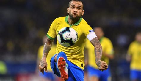 Ahiable ben updated his profile picture. Daniel Alves vai em busca o Bi da Copa América - Calila Noticias
