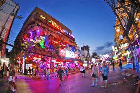 Best Things To Do After Dinner In Phuket Where To Go In Phuket At Night Go Guides