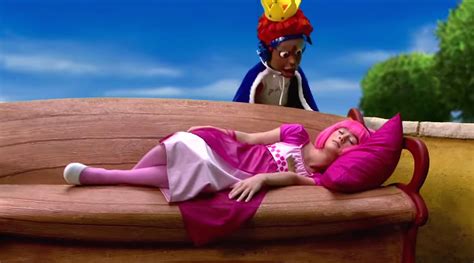Image Nick Jr Lazytown Prince Pixel And Stephanie As Snow White Lazytown Wiki Fandom