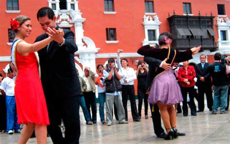 El Vals Peruano Género Musical Originado En El Perú
