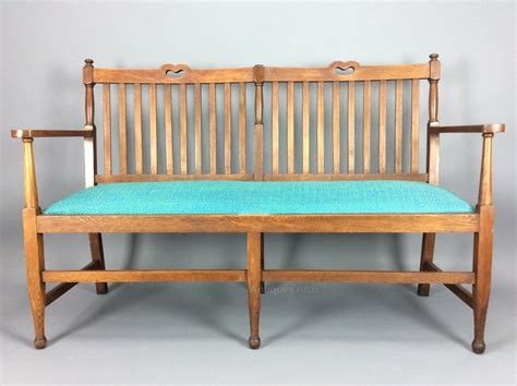 (2.06 km) sweet dreams b&b. Arts And Crafts Oak Settle - Antiques Atlas