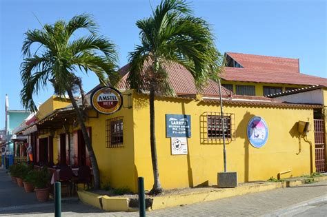 Mona Lisa Restaurant & Bar - The Beth Lists