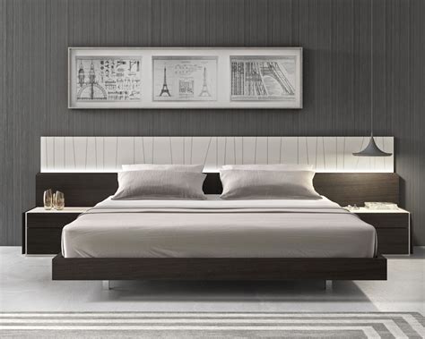 Lacquered Fashionable Wood Platform And Headboard Bed With